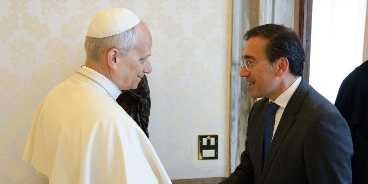 El Papa recibe inesperadamente a Albares tres días antes de hacerlo con Marco Rubio