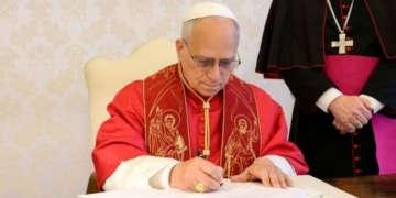 Pope Leo XIV affirms, before meeting with Sánchez, that “technology should not be concentrated in the hands of a few”