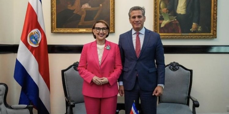 Albares congratulates his new Costa Rican counterpart, Manuel Tovar, and invites him to the Ibero-American Summit