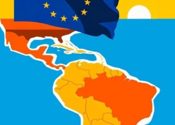 Mapa de América Latina con la bandera de la Unión Europea