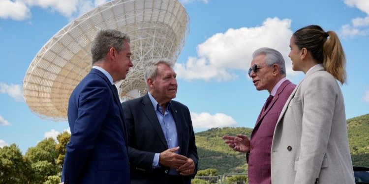 US Ambassador congratulates NASA base in Robledo de Chavela for its role in “the success of Artemis II”