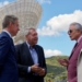 El embajador de EEUU felicita a la base de la NASA en Robledo de Chavela por su papel en “el éxito de Artemis II”