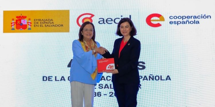 El Salvador agradece los 40 años de Cooperación Española y su apoyo “en momentos cruciales” para el país