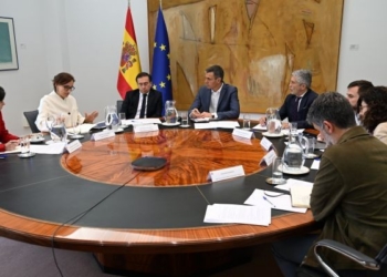 El Gobierno coordina con la OMS, la UE y los países implicados la respuesta al brote de hantavirus en el buque MV Hondius