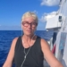 Alicia Armesto en un barco en el mar Mediterráneo