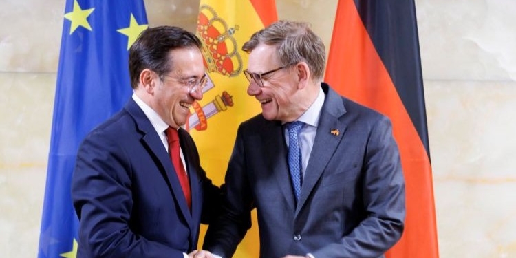 Spanish and German foreign ministers discuss co-official languages and avoid the EU-Israel agreement