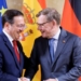 Ministros de Exteriores de España y Alemania estrechando manos en reunión oficial