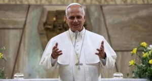 Retrato del Papa León XIV durante un evento en el Vaticano