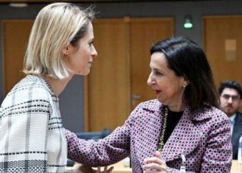 Margarita Robles y Kaja Kallas en reunión de defensa de la UE