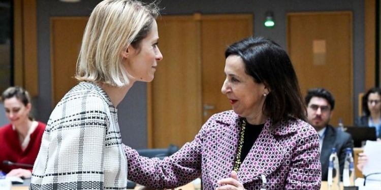 Margarita Robles y Kaja Kallas en reunión de defensa de la UE