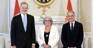 El Rey Felipe VI con la gobernadora de Canadá y el primer ministro en Ottawa