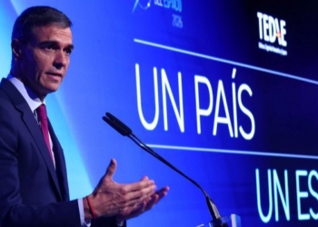 El presidente Sánchez habla sobre el programa IRIS en un congreso