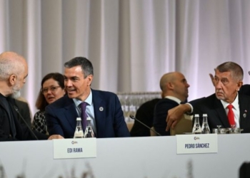 Sánchez defiende sus propuestas de “democracia digital” en una nueva cumbre europea con comienzo “accidentado”