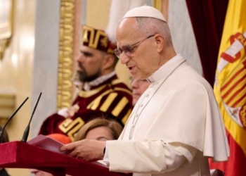 El Papa León XIV pronunciando un discurso en las Cortes Generales de España.