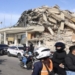Edificio colapsado tras el terremoto en Venezuela con personas en motocicleta