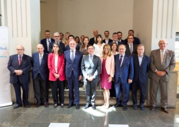 Reunión del Alto Patronato del IEMed en Barcelona con José Manuel Albares