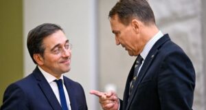 Ministros de Asuntos Exteriores de España y Polonia discutiendo sobre cooperación