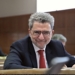 Antonio Gutiérrez Limones sonriendo en un entorno institucional