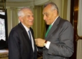 Josep Borrell y Javier Cremades conversando en la Embajada de Italia en Madrid