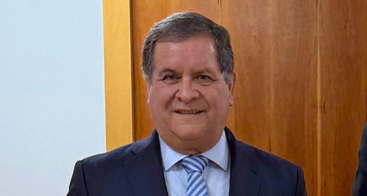 Luis Iberico, embajador de Perú en España, en un evento oficial.