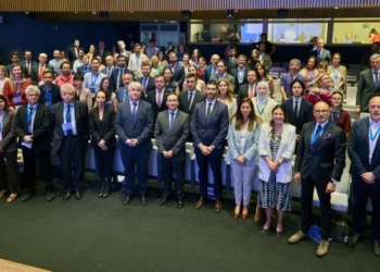 Participantes del Club de Venecia en sesión plenaria en Madrid