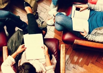 Participantes en un club de lectura en alemán en el Goethe-Institut de Barcelona