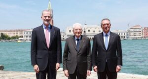 Felipe VI junto a otros líderes en la Cumbre COTEC en Venecia