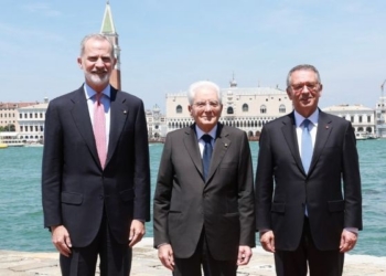 Felipe VI junto a otros líderes en la Cumbre COTEC en Venecia