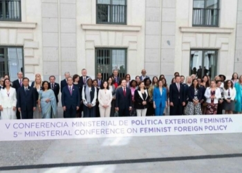 Grupo de participantes en la V Conferencia Ministerial de Política Exterior Feminista en Madrid