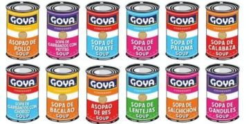 Latas de sopa Goya con diferentes sabores y colores.