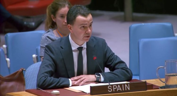Héctor Gómez hablando en la ONU sobre Gibraltar y soberanía