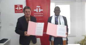Firma de acuerdo entre el Instituto Cervantes y la Universidad Félix Houphouët-Boigny en Abiyán