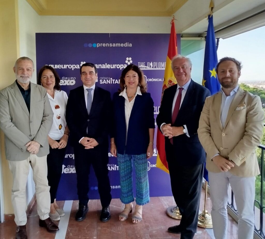 Miembros del jurado de los II Premios Internacionales The Diplomat in Spain en Madrid