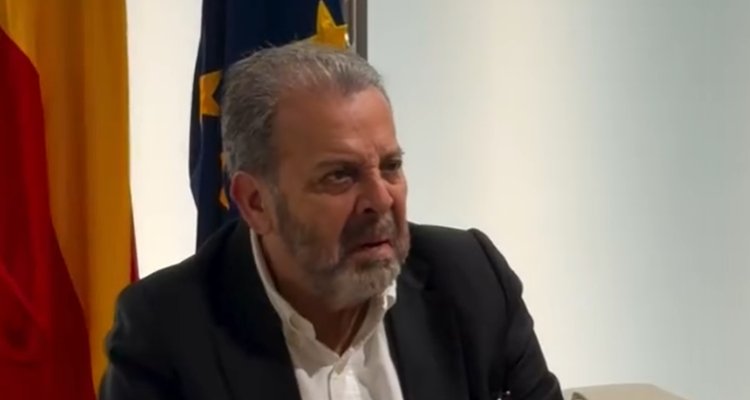 Timoteo Zambrano, nuevo embajador de Venezuela en España, en una reunión.