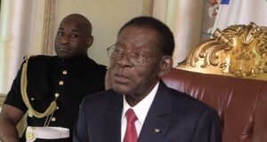Teodoro Obiang Nguema durante una reunión gubernamental en Guinea Ecuatorial