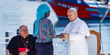Pope Leo XIV affirms in the Canary Islands that migrants “are not numbers or files, they are people with families and homes they have left behind”