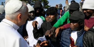 The Pope lashes out in Tenerife against the mafias that turn “the suffering of others into a business”