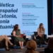 Panel de expertos discutiendo sobre la demolingüística del español en los países bálticos