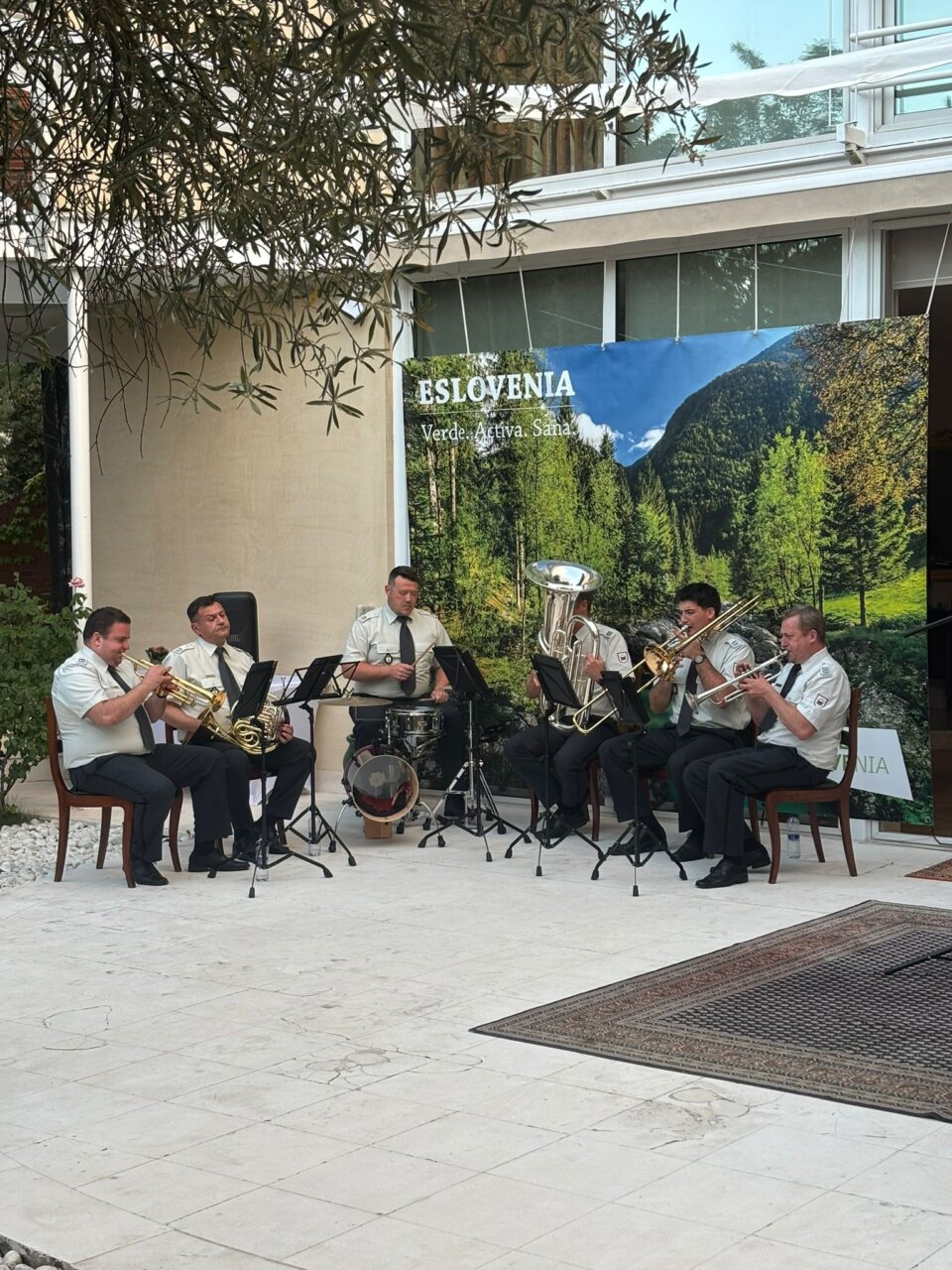 Músicos en la recepción de la embajada de Eslovenia en Madrid