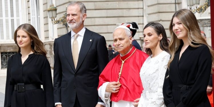 El Rey recibe en Madrid al Papa, al que agradece su “visión humanista” y su “firmeza” contra los abusos de la Iglesia