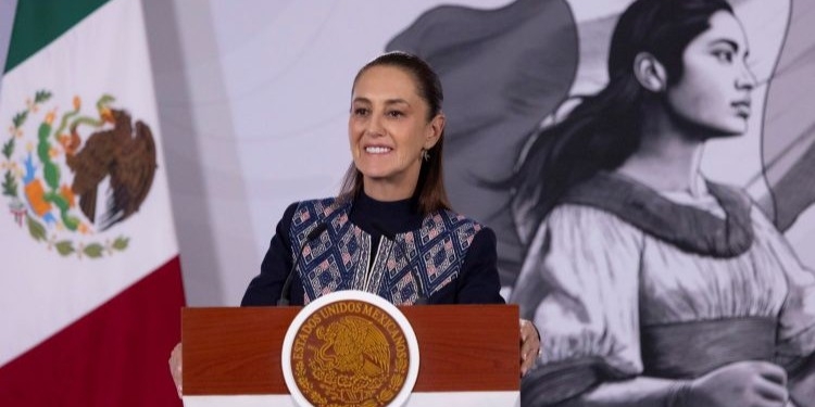 Claudia Sheinbaum durante una conferencia de prensa en Palacio Nacional
