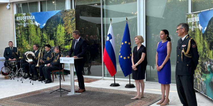 Tadej Rupel en la recepción del 35 aniversario de independencia de Eslovenia en Madrid