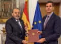Timoteo Zambrano presenta sus copias de estilo en el Ministerio de Asuntos Exteriores