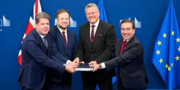 EU and UK sign Treaty on Gibraltar, to be applied this Wednesday coinciding with the demolition of the border fence