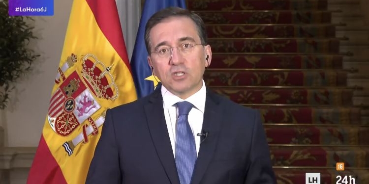 José Manuel Albares hablando sobre el gasto en defensa de España