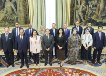 Reunión de embajadores árabes con el ministro José Manuel Albares en Madrid.