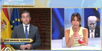 José Manuel Albares durante una entrevista en Telecinco sobre Trump y España