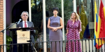El embajador Eduardo Ávila en su despedida en la Embajada de Colombia en España