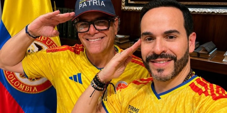 Carlos Felipe Mejía y Abelardo de la Espriella en un evento oficial