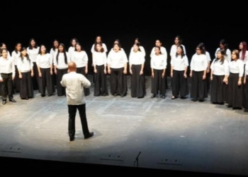 Coro juvenil Sinfonía por el Perú en concierto en Casa de América